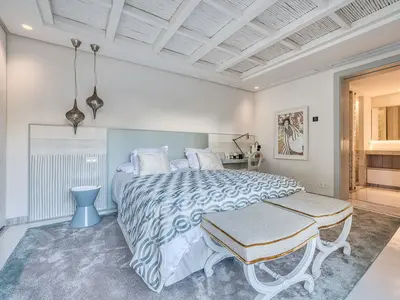 REF 001 15 BR BEACHFRONT VILLA 137