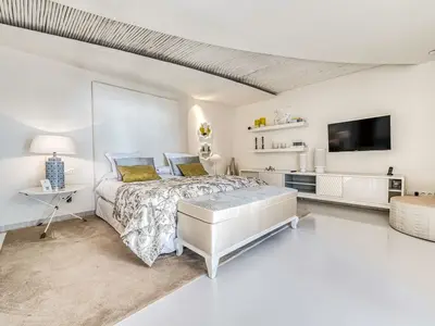 REF 001 15 BR BEACHFRONT VILLA 167