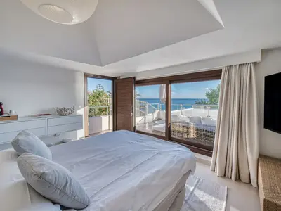 REF 001 15 BR BEACHFRONT VILLA 171