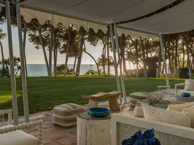 REF 001 15 BR BEACHFRONT VILLA 2