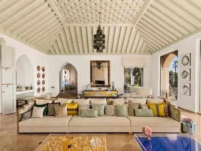 REF 001 15 BR BEACHFRONT VILLA 25