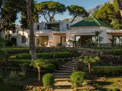 REF 001 15 BR BEACHFRONT VILLA 31