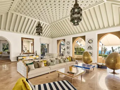 REF 001 15 BR BEACHFRONT VILLA 44