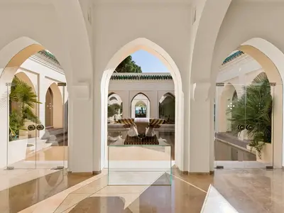 REF 001 15 BR BEACHFRONT VILLA 47