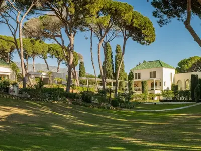 REF 001 15 BR BEACHFRONT VILLA 50