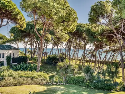 REF 001 15 BR BEACHFRONT VILLA 62