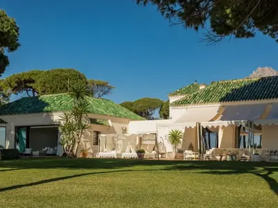 REF 001 15 BR BEACHFRONT VILLA 70