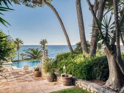 REF 001 15 BR BEACHFRONT VILLA 83