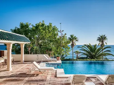 REF 001 15 BR BEACHFRONT VILLA 99