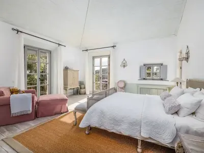 REF 005 6 BR HISTORIC LODGE 12