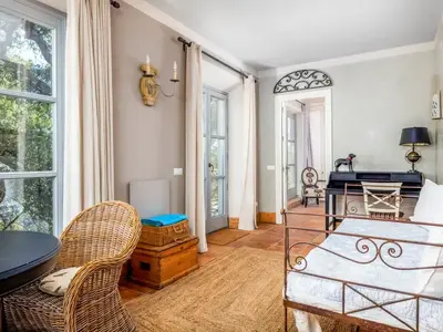 REF 005 6 BR HISTORIC LODGE 15