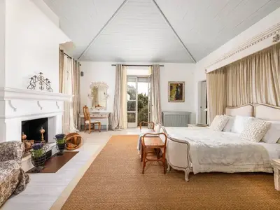 REF 005 6 BR HISTORIC LODGE 17