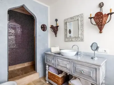 REF 005 6 BR HISTORIC LODGE 20