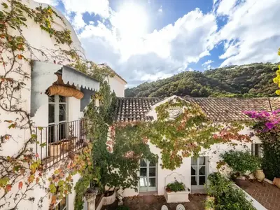 REF 005 6 BR HISTORIC LODGE 28