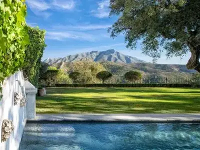 REF 005 6 BR HISTORIC LODGE 53