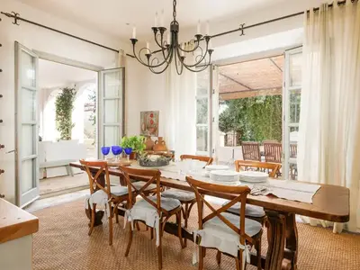 REF 005 6 BR HISTORIC LODGE 6