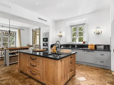 REF 005 6 BR HISTORIC LODGE 66