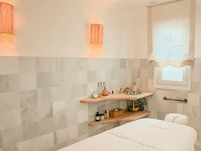 REF 008 13 BR WELLNESS VILLA 40