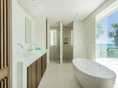 REF 009 6 BR BEACHFRONT VILLA 12