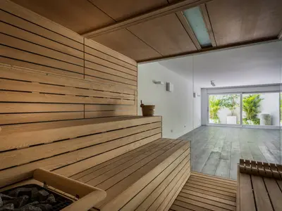 REF 009 6 BR BEACHFRONT VILLA 26