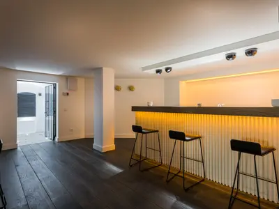 REF 009 6 BR BEACHFRONT VILLA 28