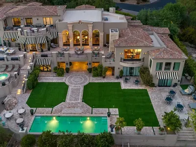 Paradise valley house full frame